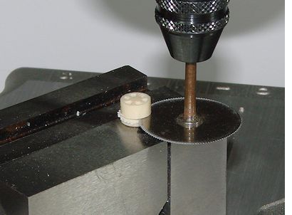 der Felgenboden mit dem Radstern wird mittels Trennscheibe auf die richtige Länge gebracht