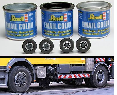 die fertigen Modellräder und im Vergleich die Originale